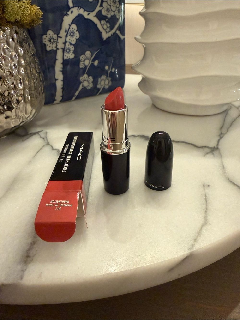 MAC Lustreglass Lipstick
PIGMENT OF YOUR IMAGINATION 547